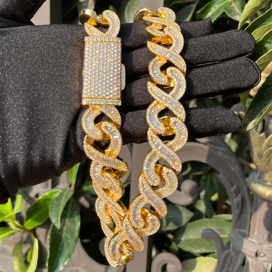 Baguette Infinity Link Chain